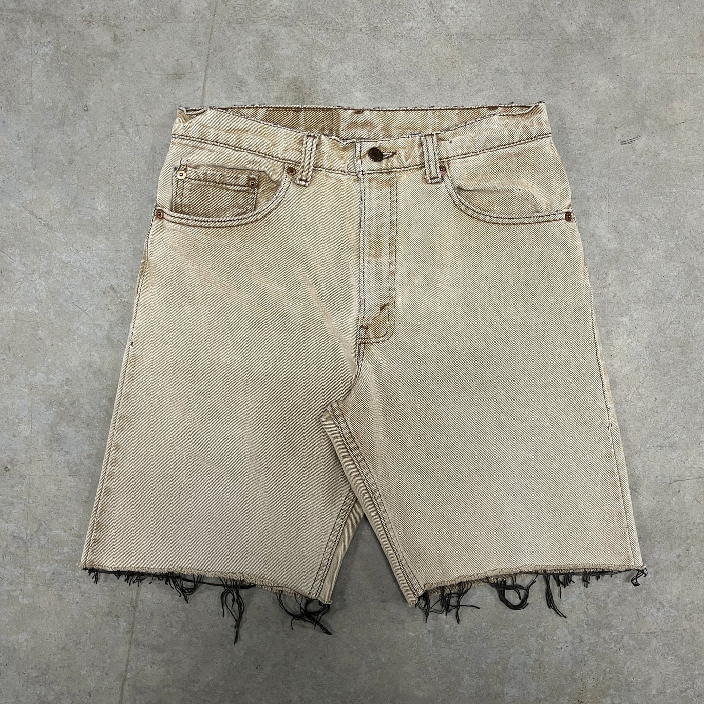 (32) Vintage Levi’s 550 Shorts