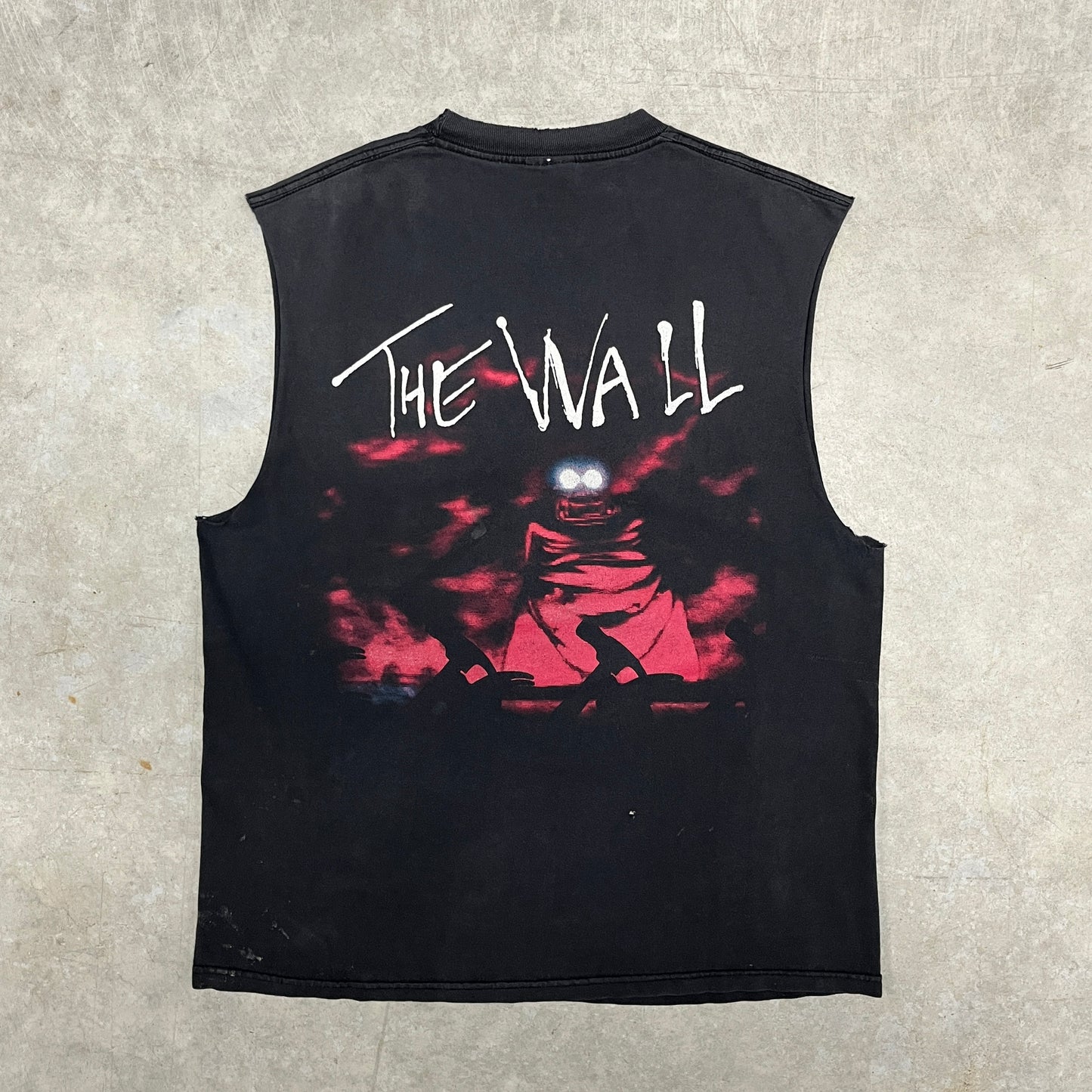 (L) 1997 Pink Floyd The Wall Band Shirt