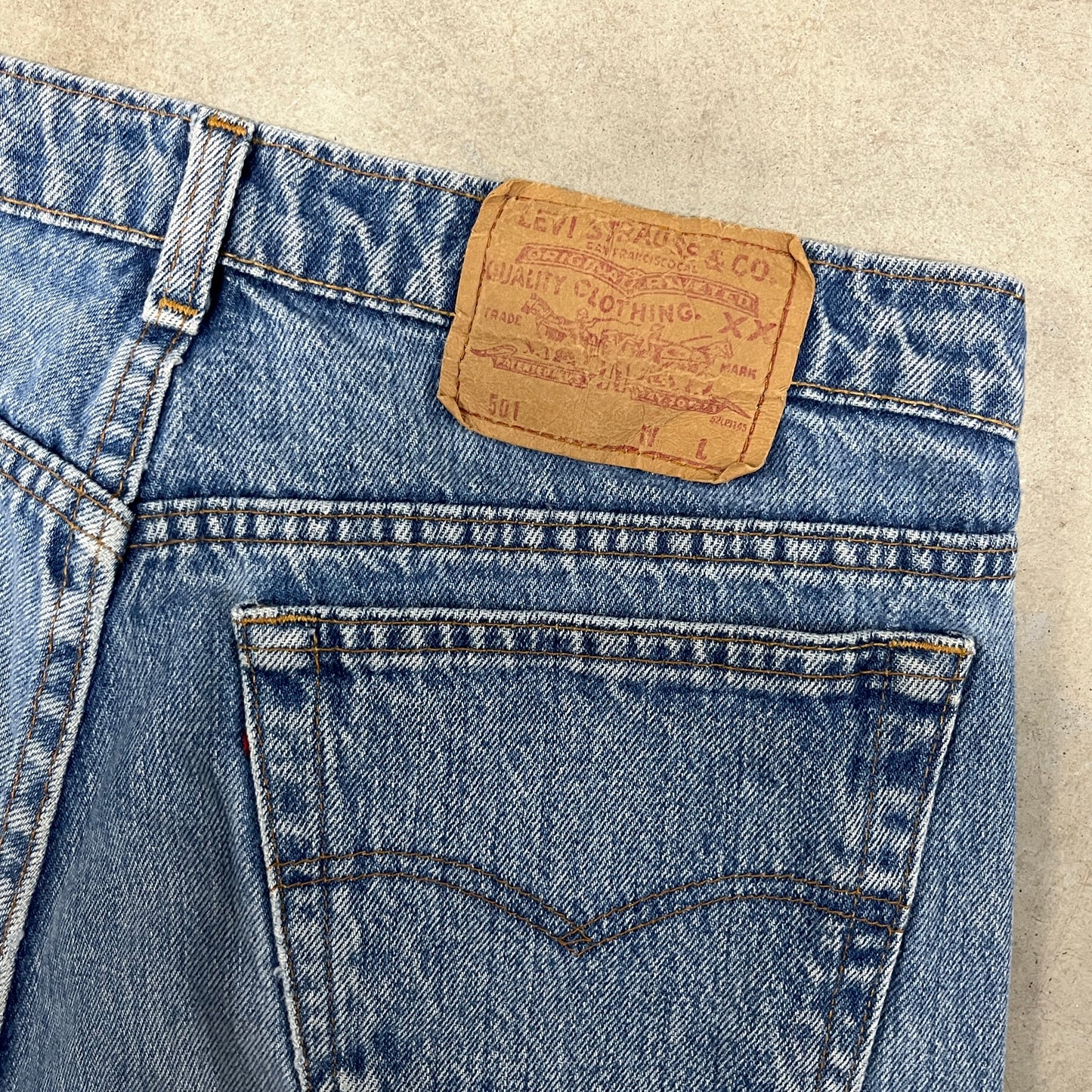 (32) Vintage Levi’s Shorts 80s