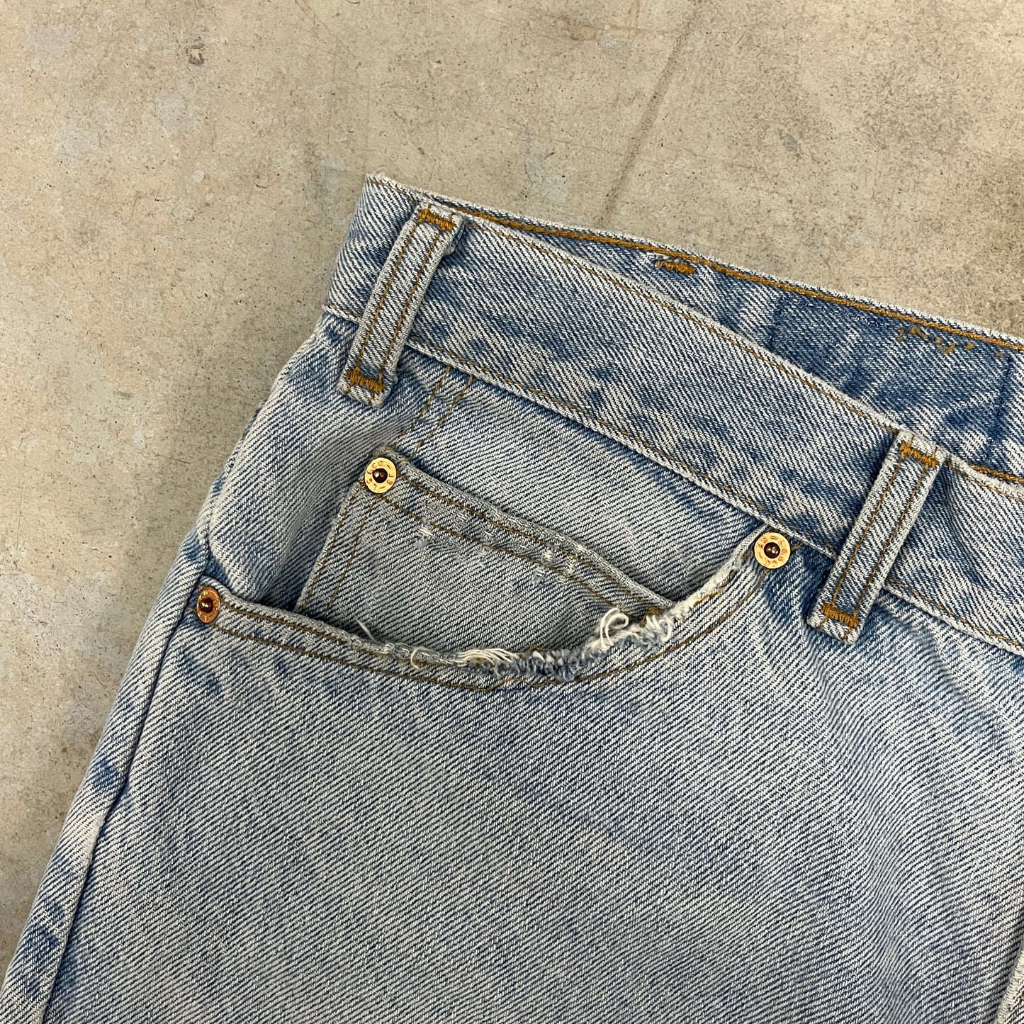 (34) Vintage Levi’s Shorts