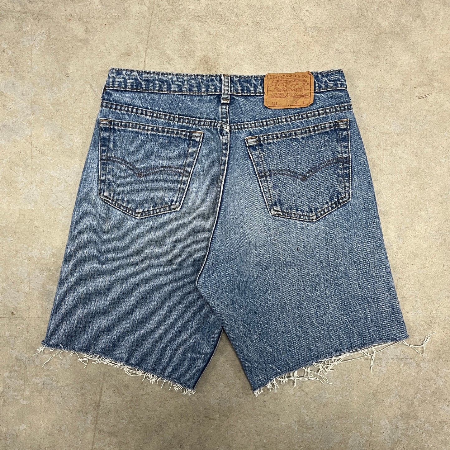(32) Vintage Levi’s Shorts 80s