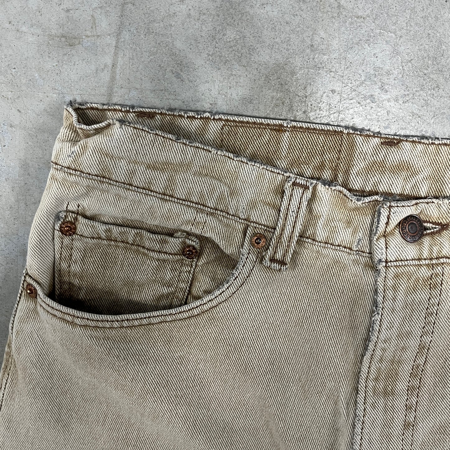 (32) Vintage Levi’s 550 Shorts