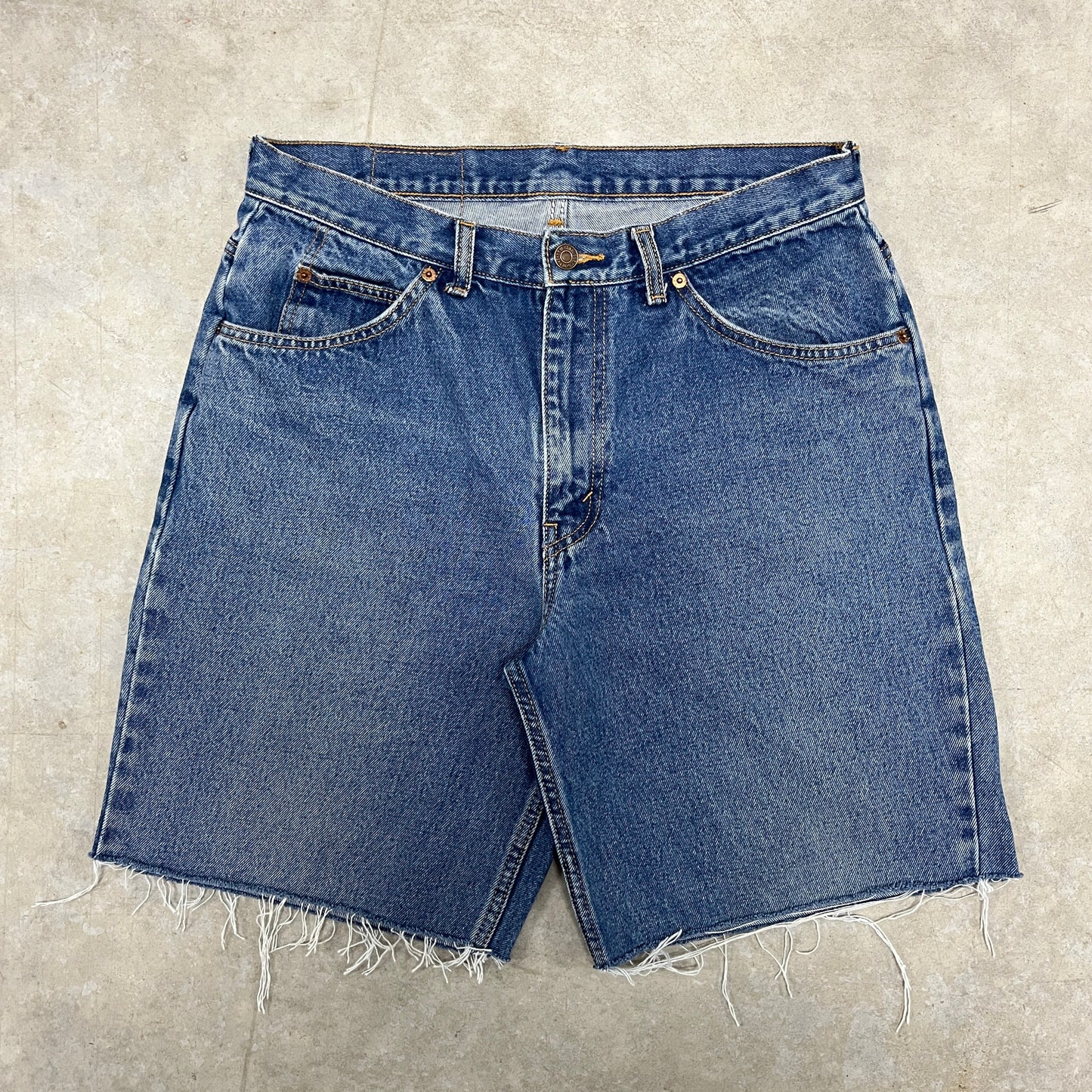 (32) Vintage Levi’s Shorts