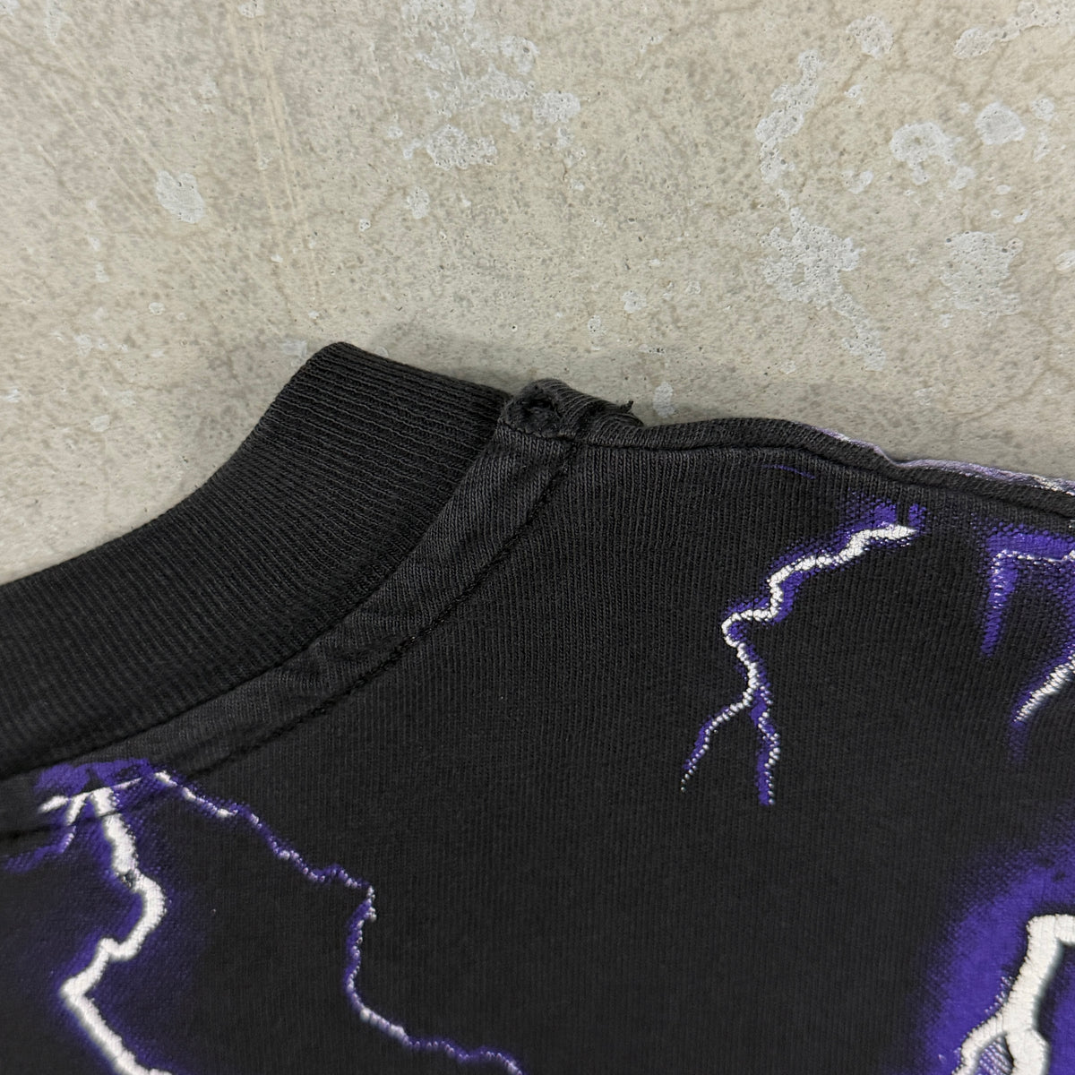 (M) Vintage Harley Davidson Thunder & Lightning Shirt