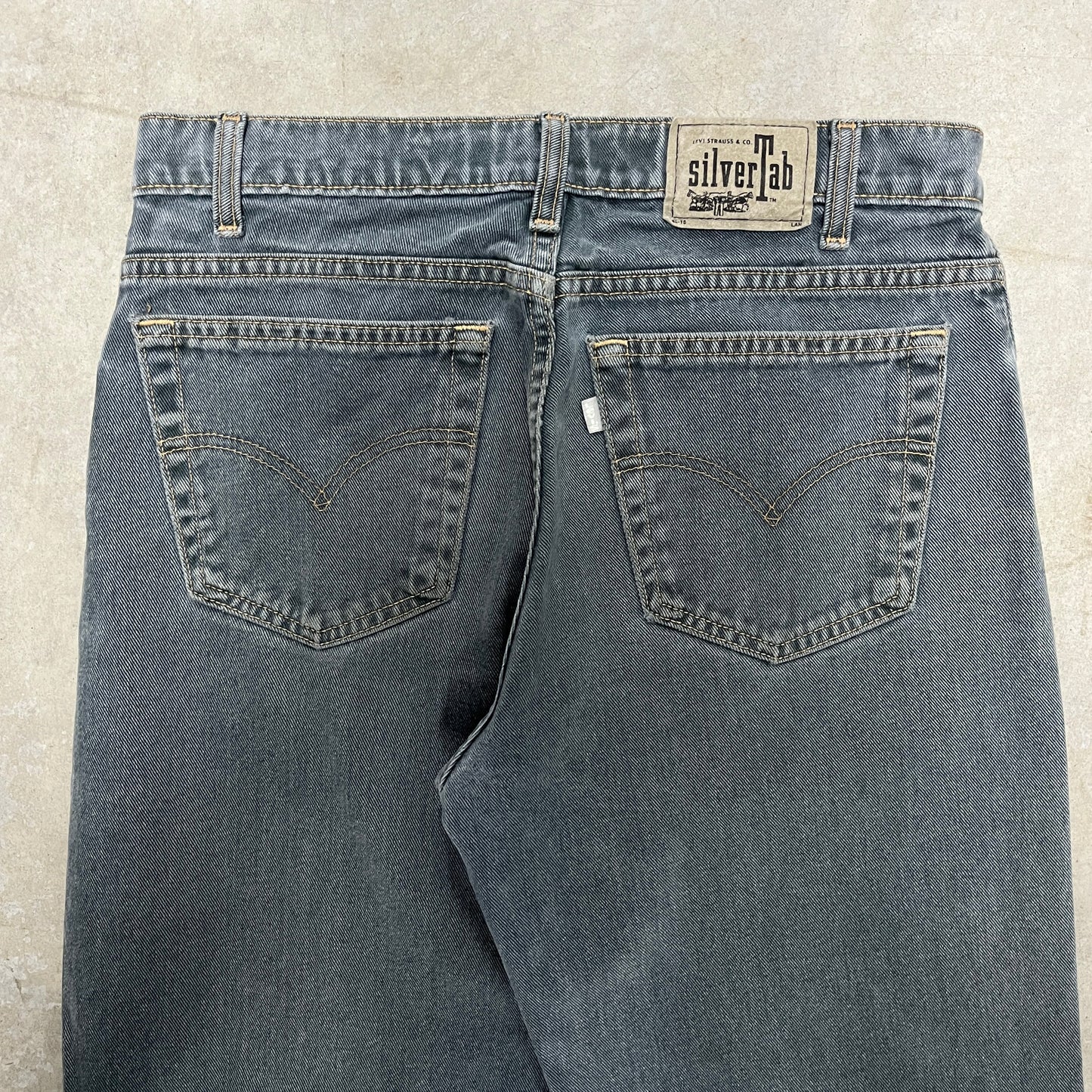 (32) Vintage Levis Silvertab Jeans