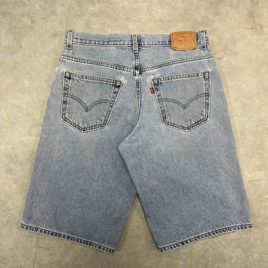 (32) Vintage Levis Jean Shorts
