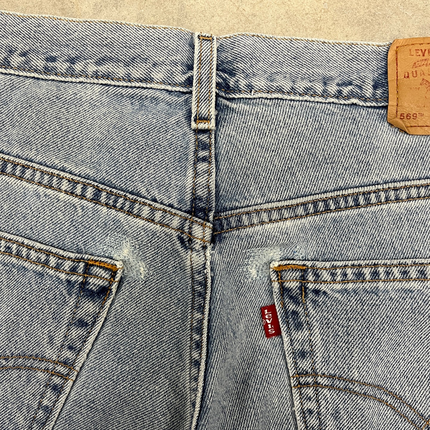(32) Vintage Levis Jean Shorts