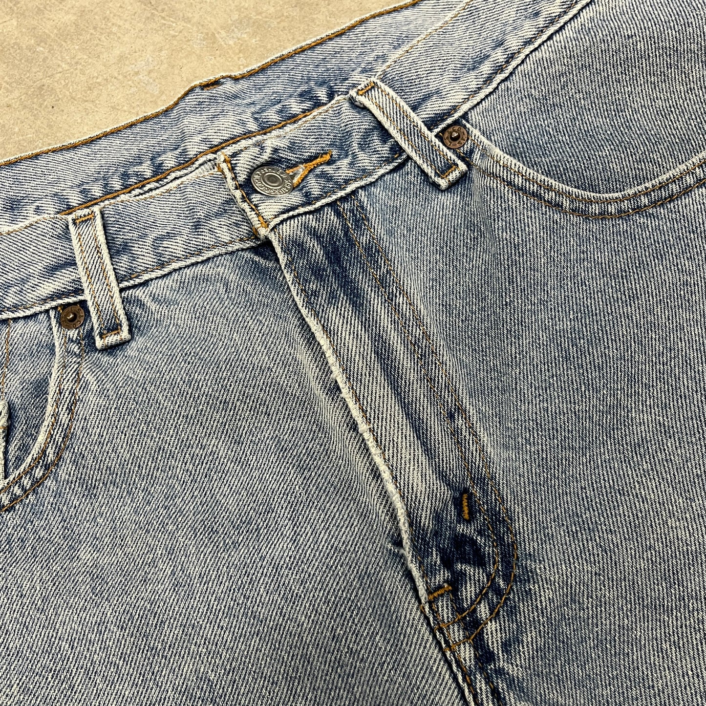 (32) Vintage Levis Jean Shorts