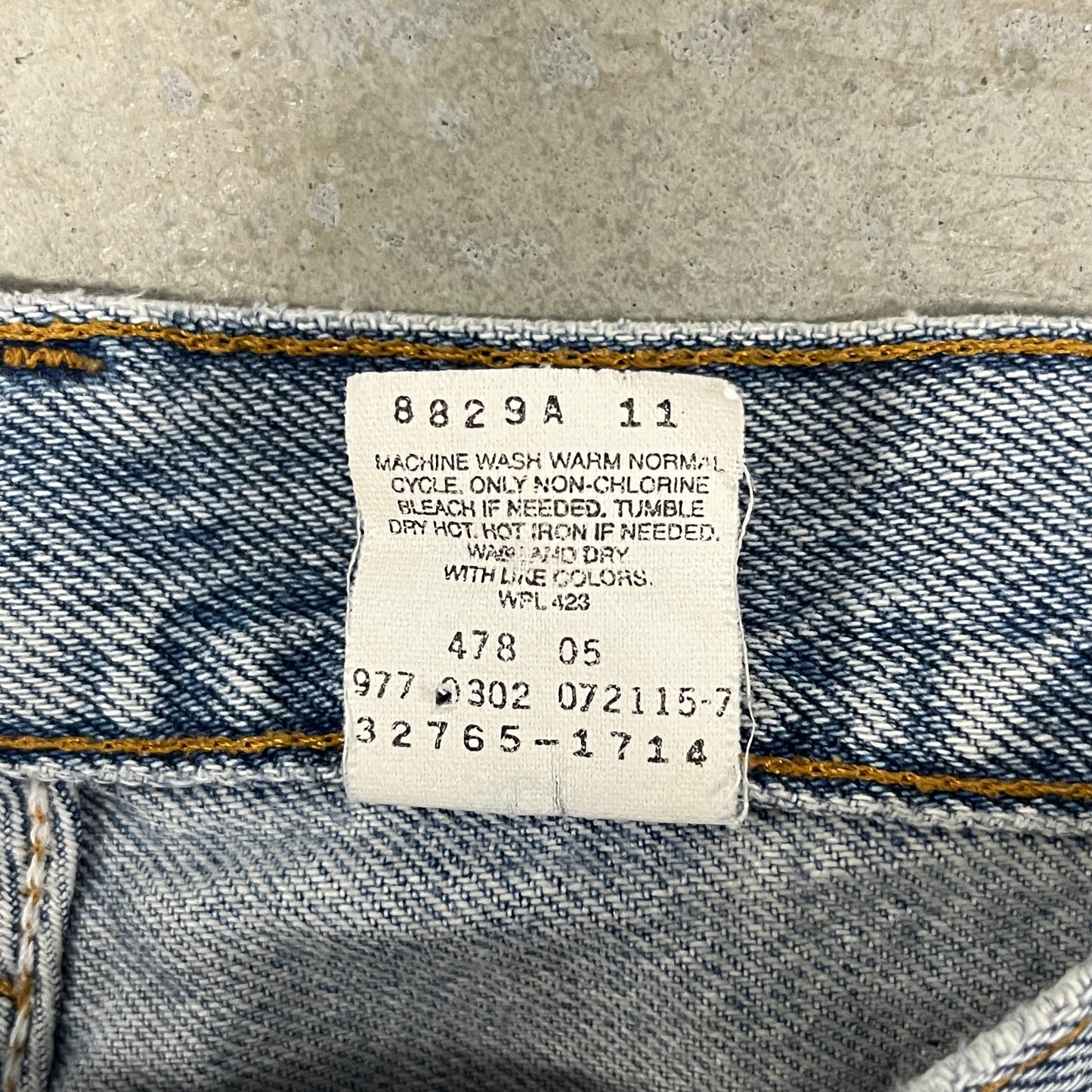 (32) Vintage Levis Jean Shorts