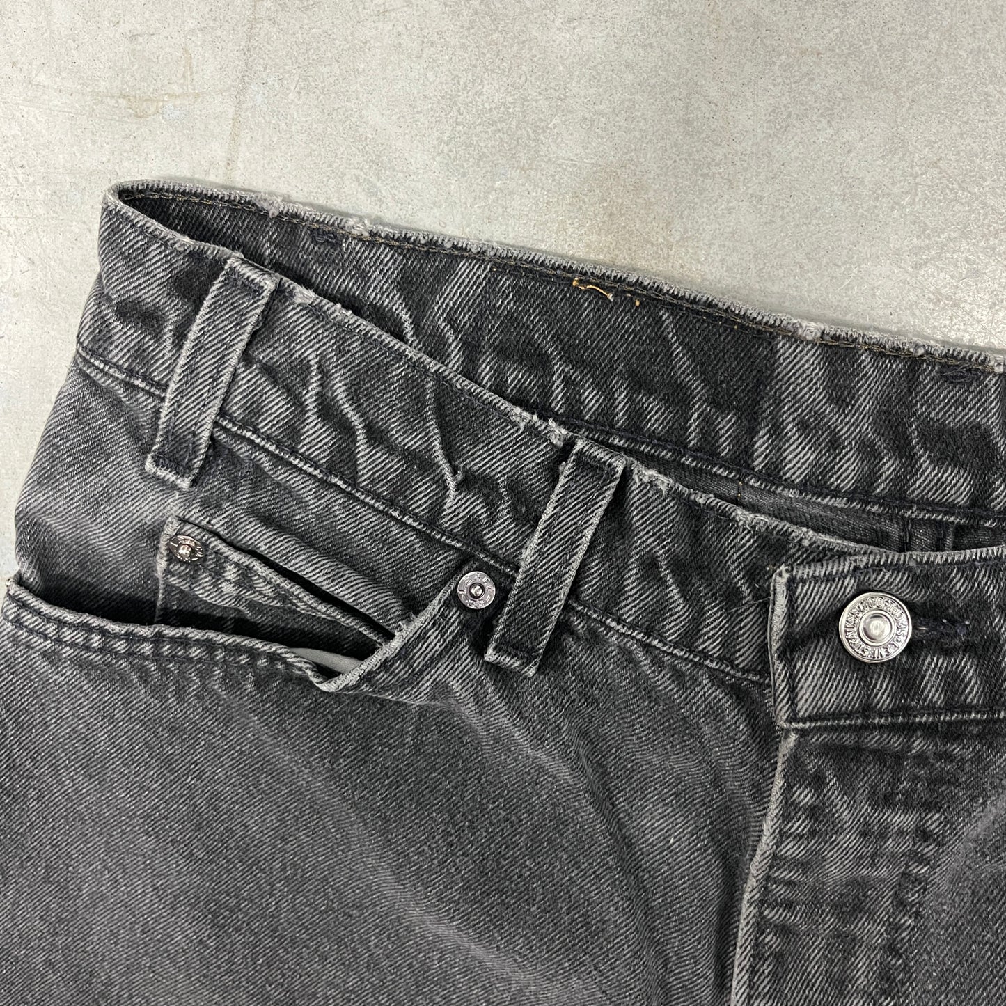 (34) Vintage Levis Jean Shorts