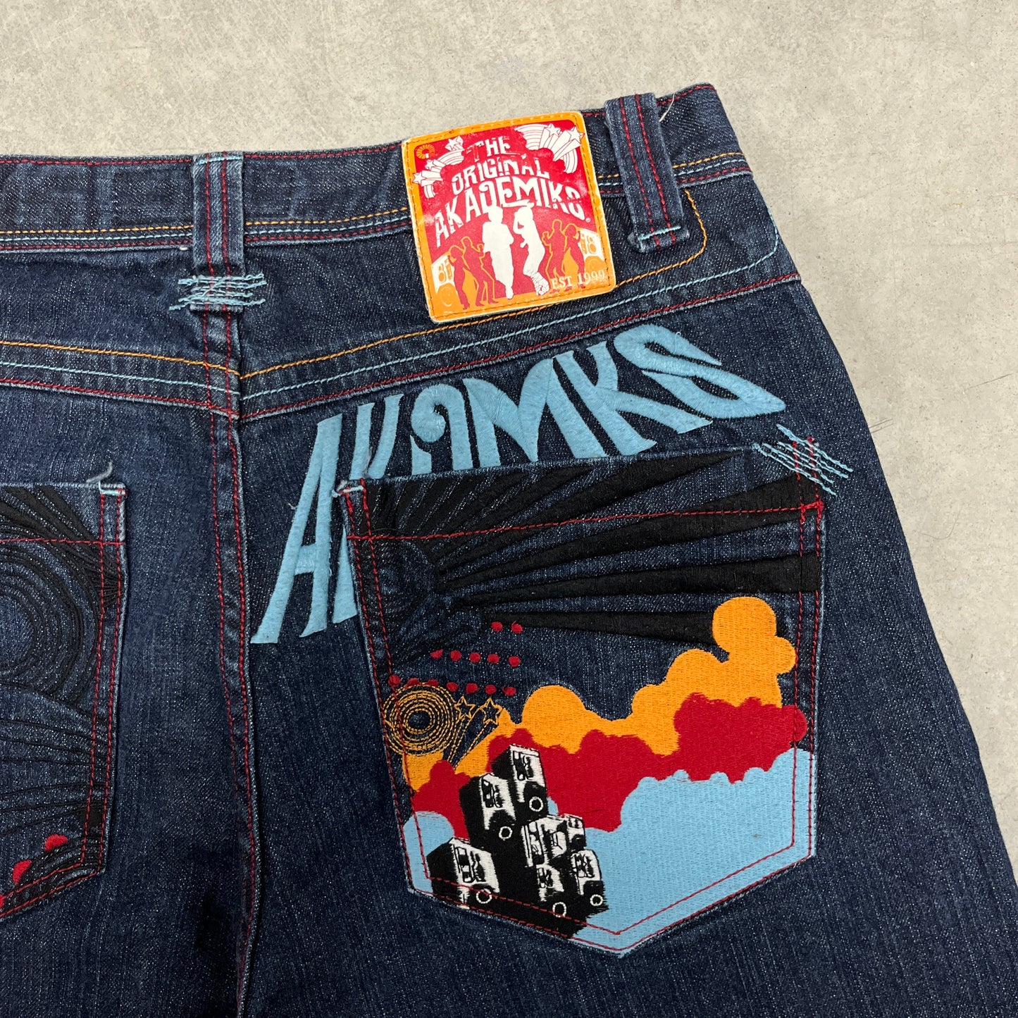 (32) Vintage Akademiks Jean Shorts Y2K
