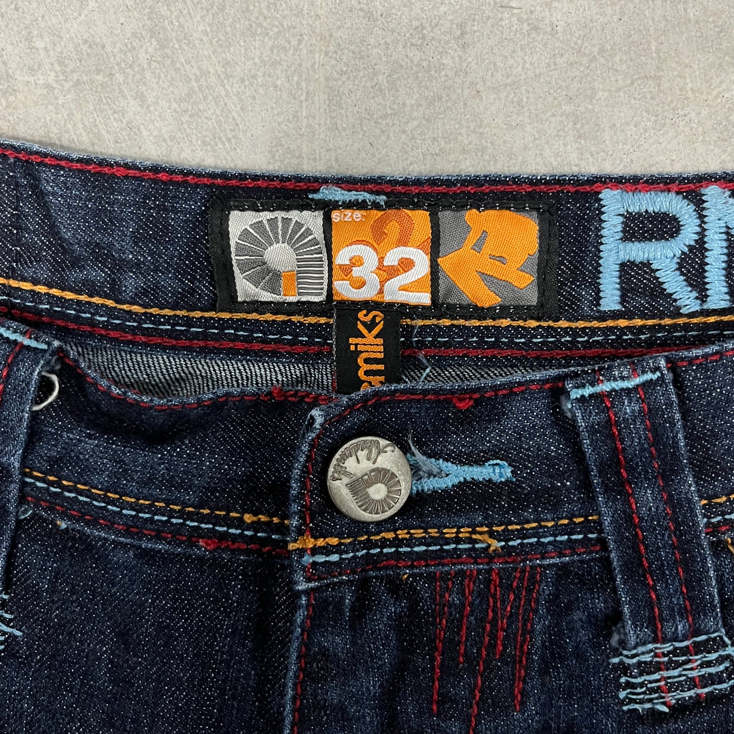 (32) Vintage Akademiks Jean Shorts Y2K