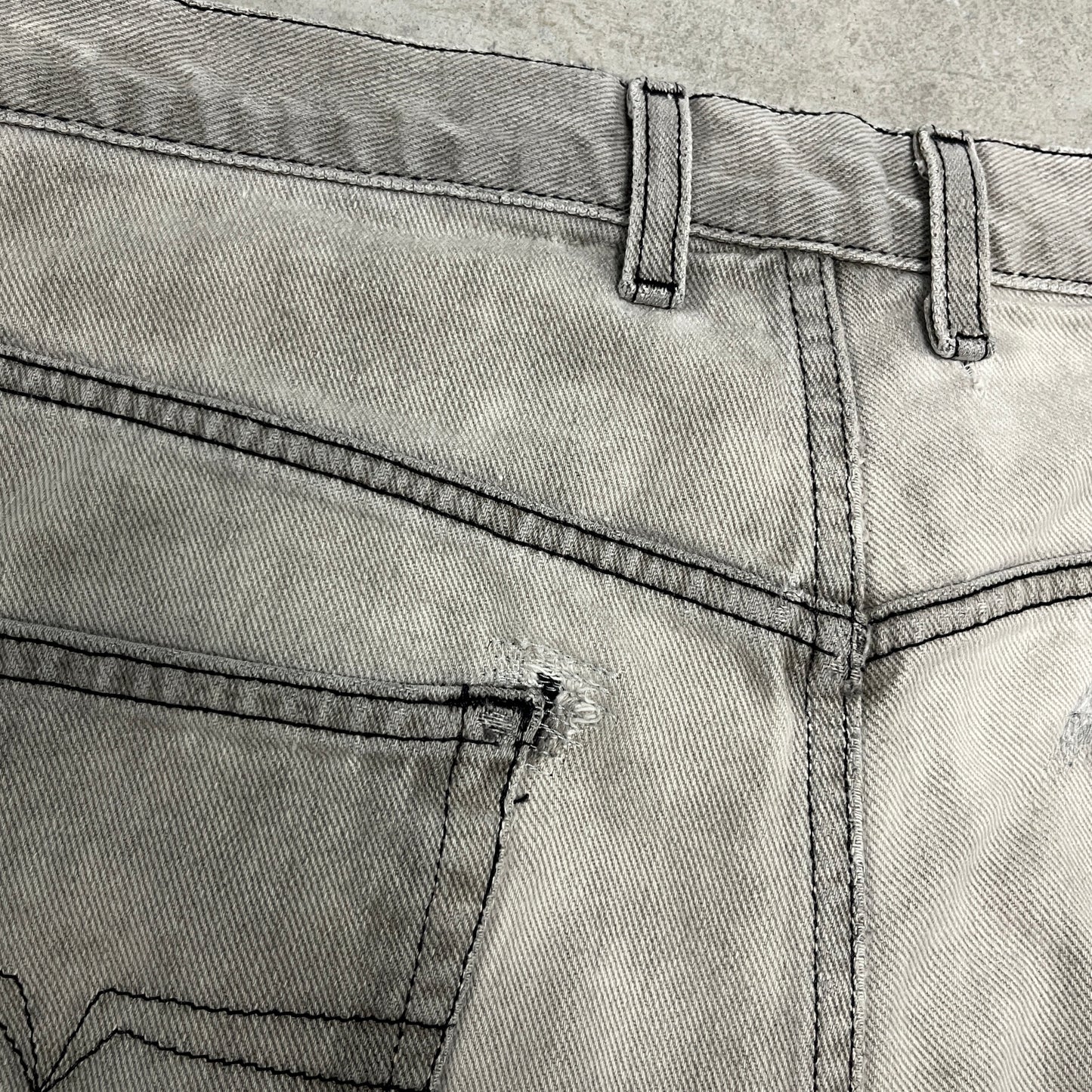 (36) Vintage Guess Jean Shorts