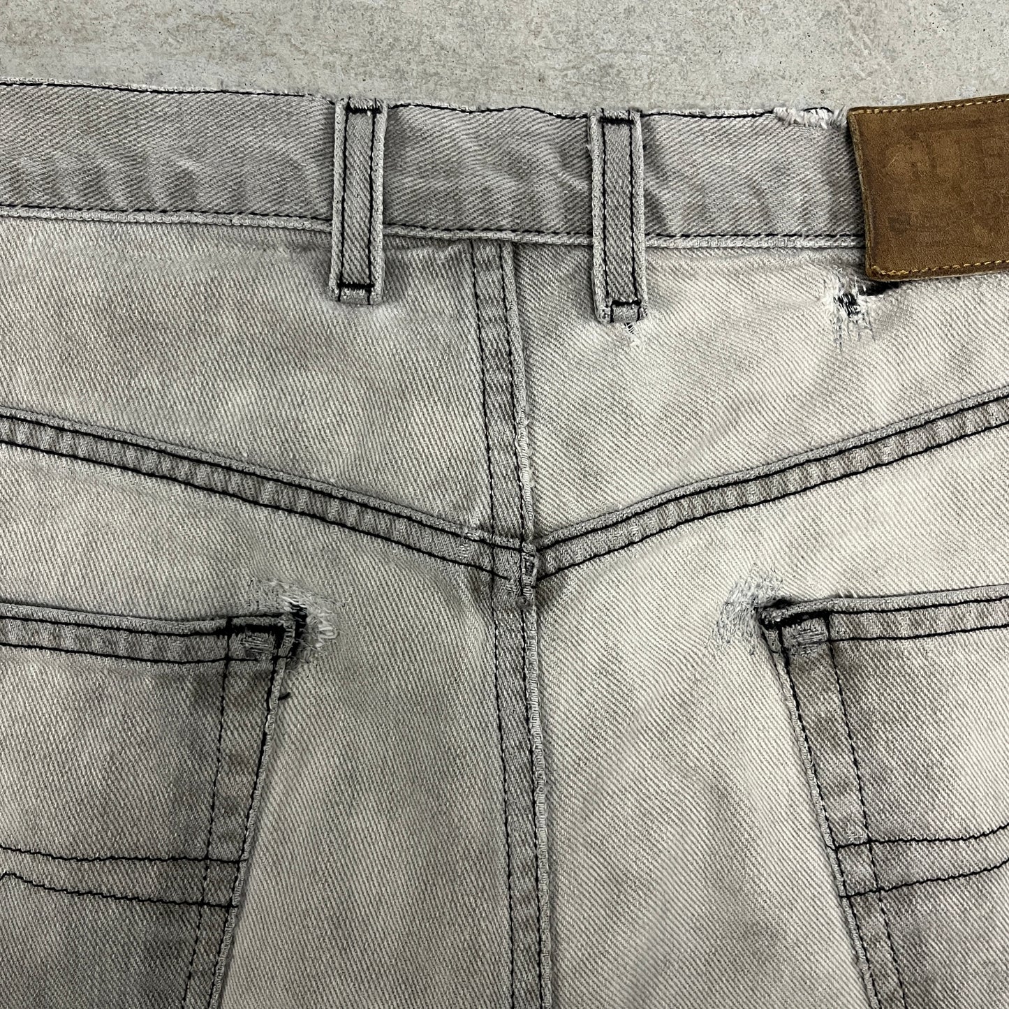 (36) Vintage Guess Jean Shorts