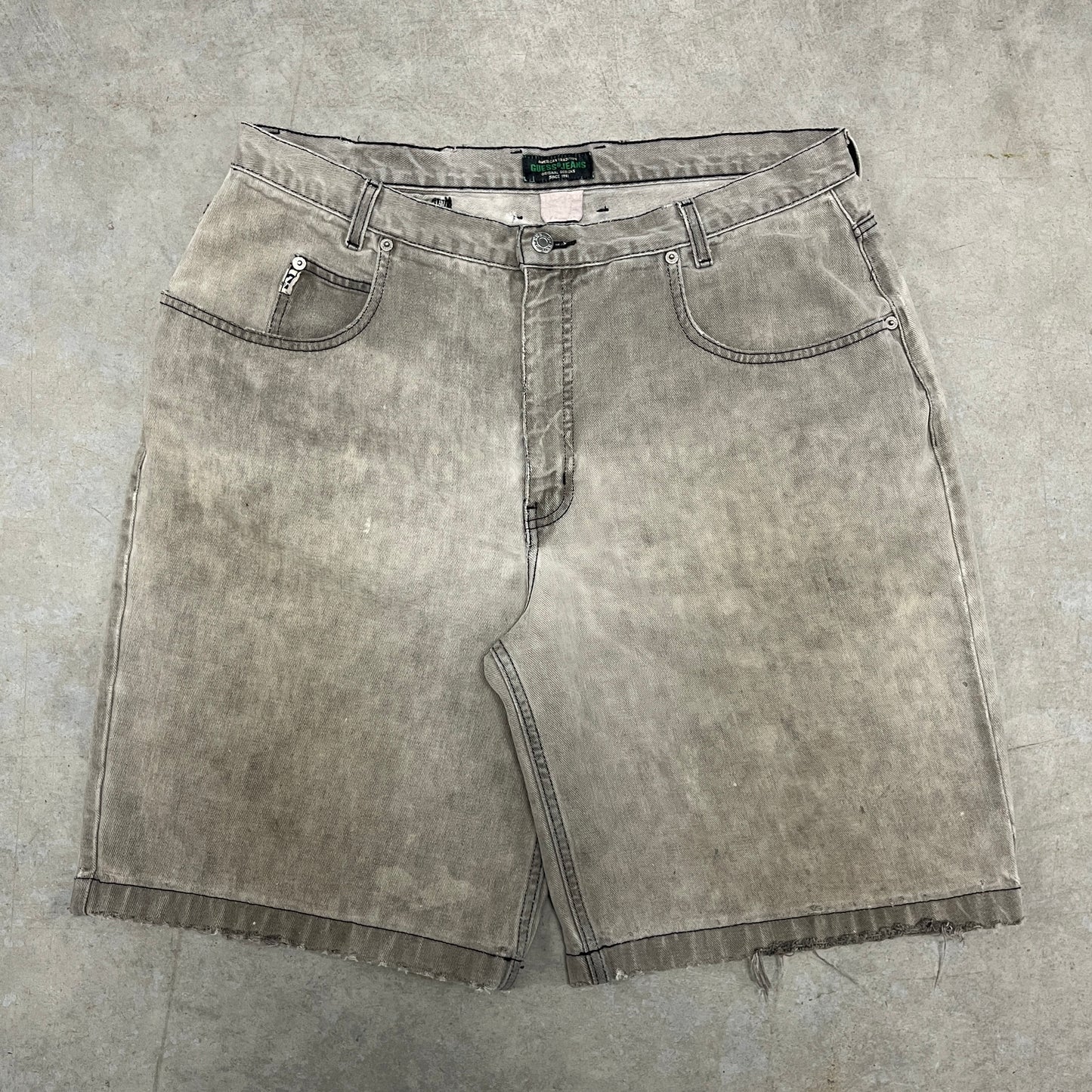 (36) Vintage Guess Jean Shorts