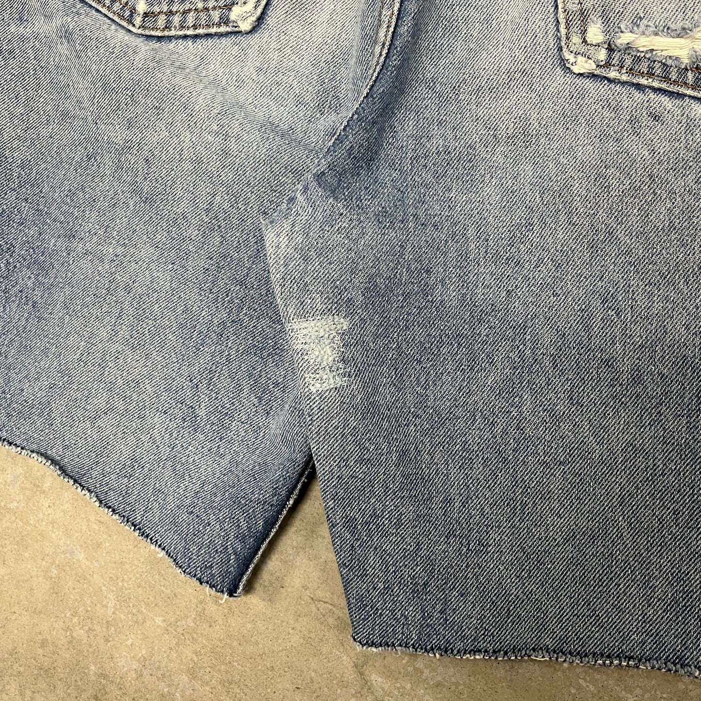 (32) Vintage Levis Orange Tab Jean Shorts