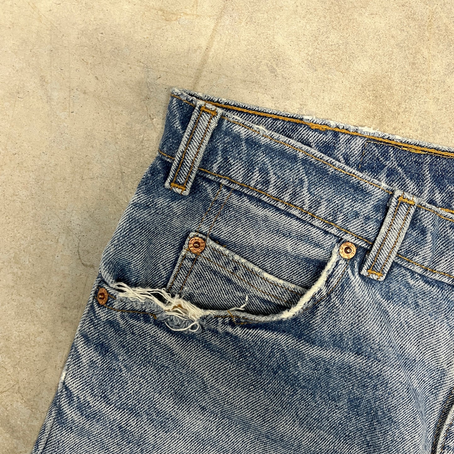 (32) Vintage Levis Orange Tab Jean Shorts