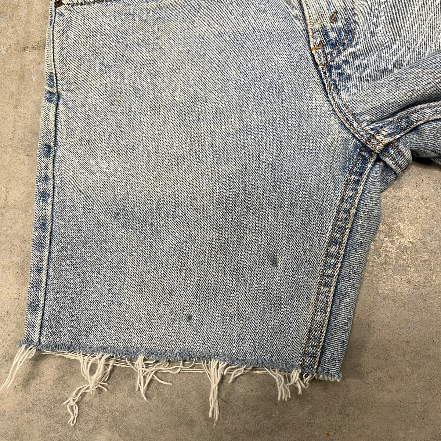 (30) Vintage Levis 505 Jean Shorts