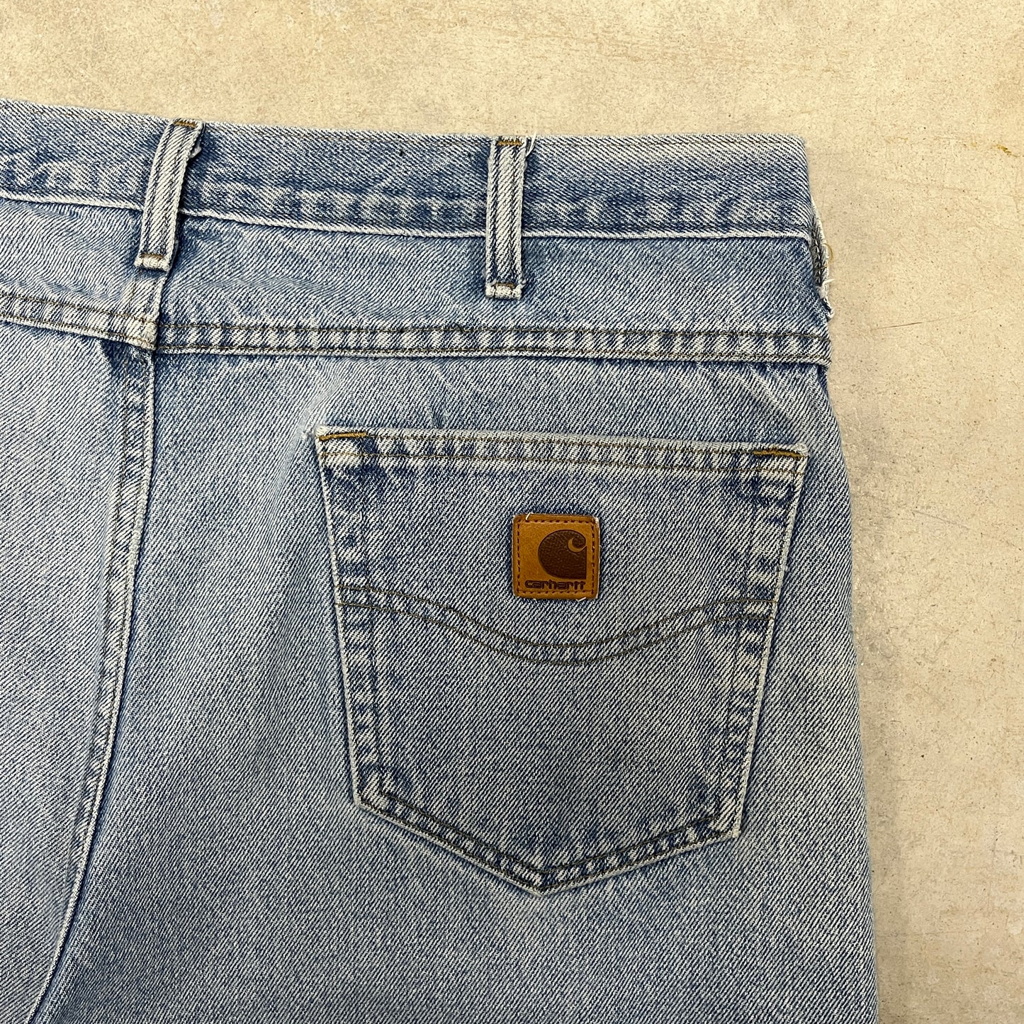 (38) Vintage Carhartt Jean Shorts