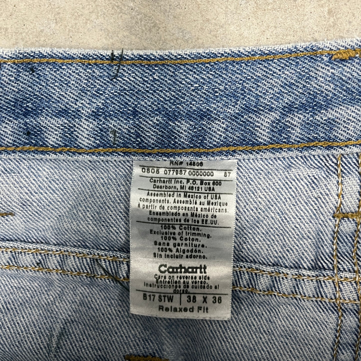(38) Vintage Carhartt Jean Shorts