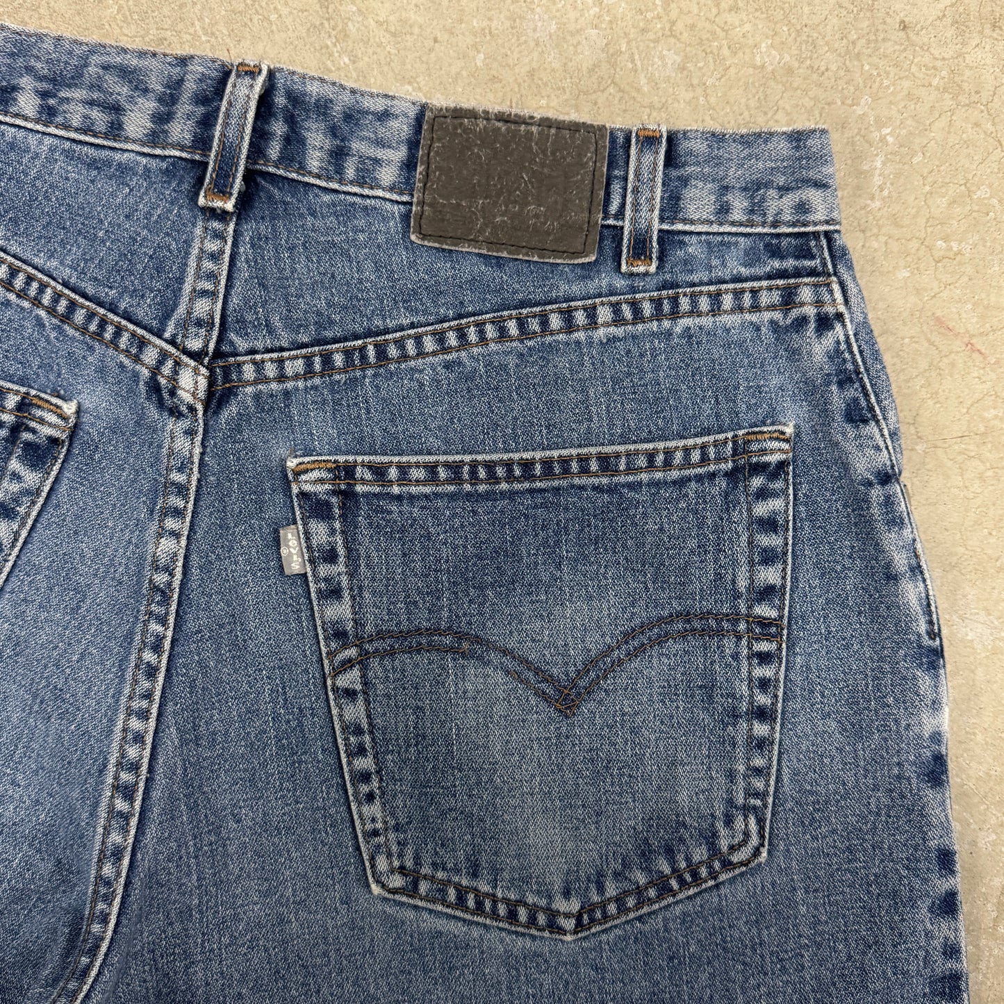 (36) Vintage Levi’s Silver Tab Jean Shorts