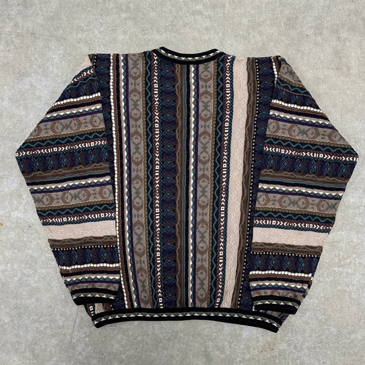 (L) Vintage Tundra 3D Knit Sweater