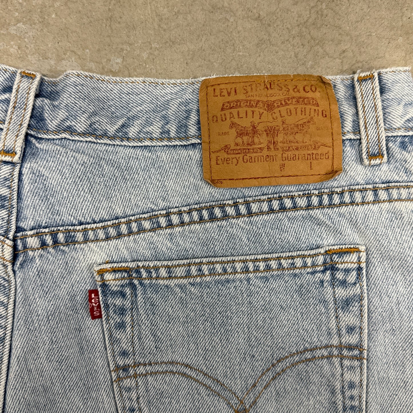 (36) Vintage Levi’s Jean Shorts