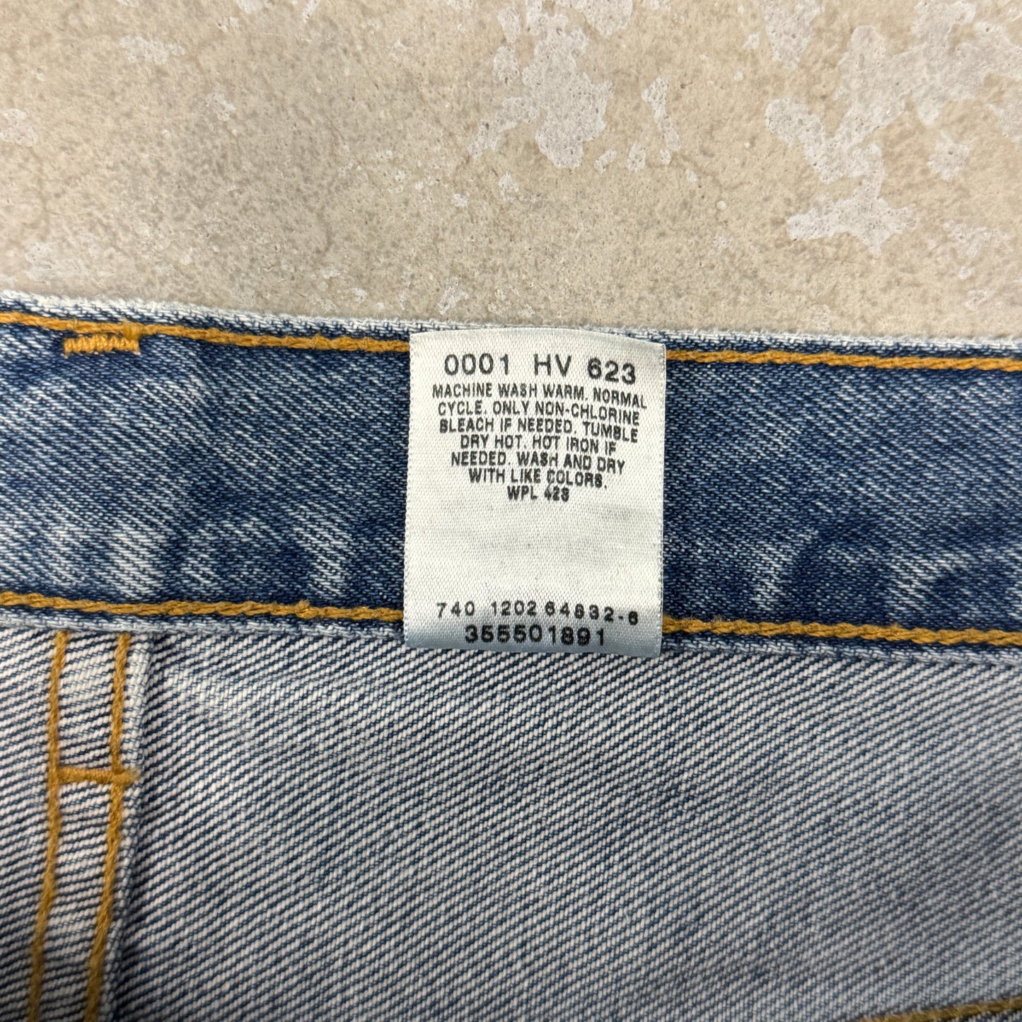 (36) Vintage Levi’s 550 Jean Shorts
