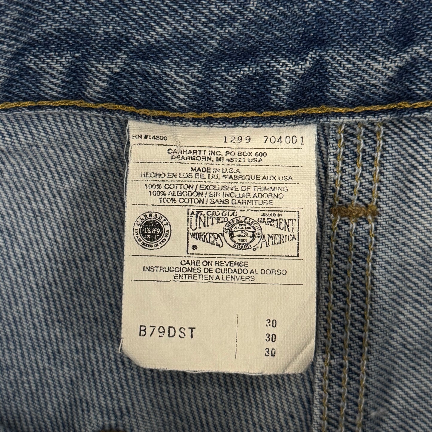 (30) 90s Carhartt Double Knee Shorts B79 DST