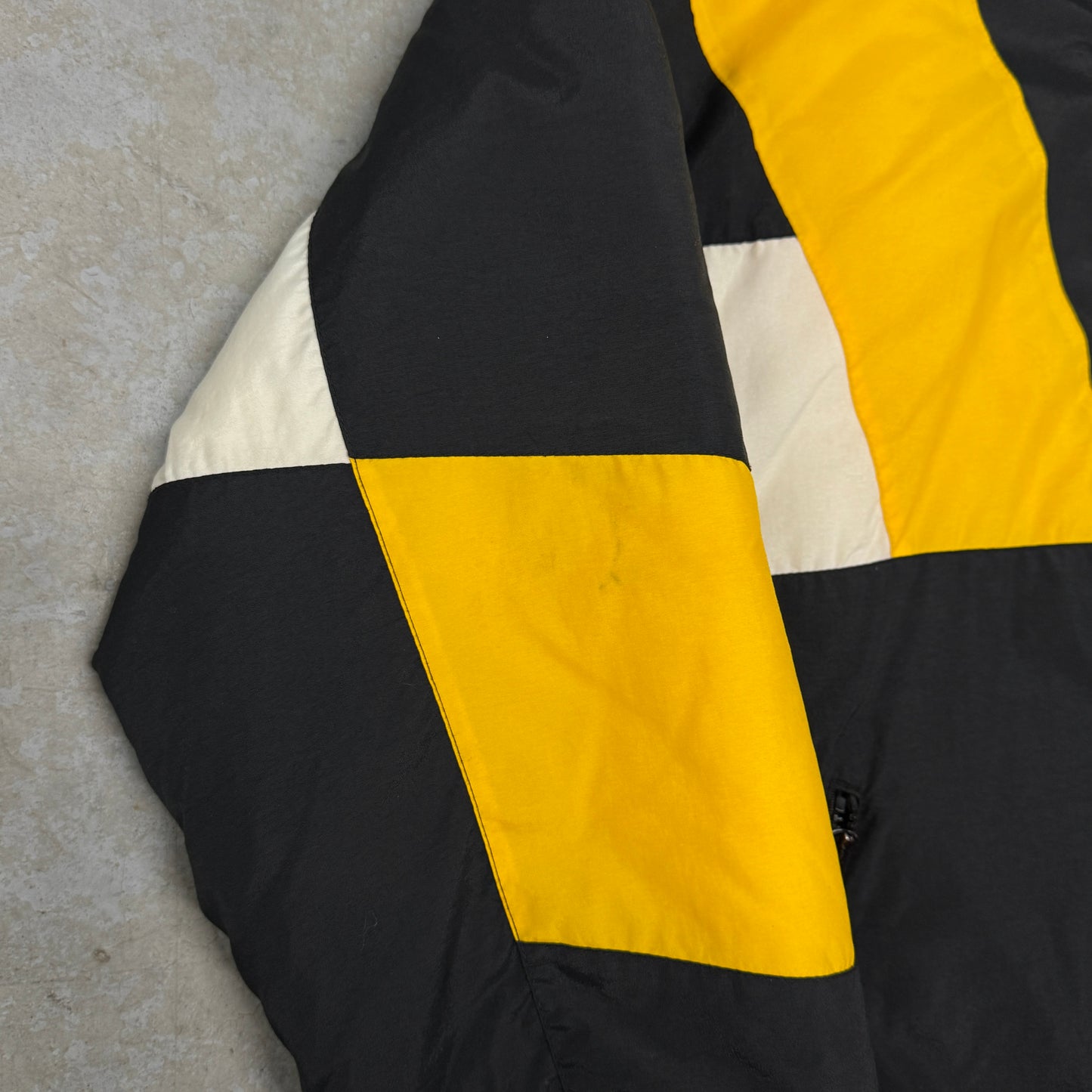 (L) 90s Boston Bruins Puffer Jacket