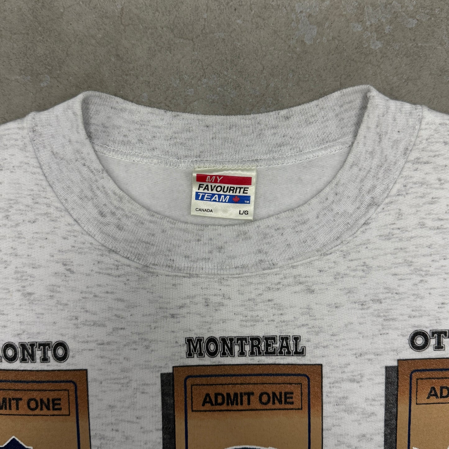 (L) Vintage Canadian Tour NHL Crewneck