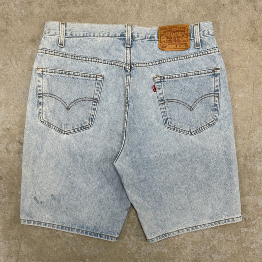 (36) Vintage Levi’s Jean Shorts