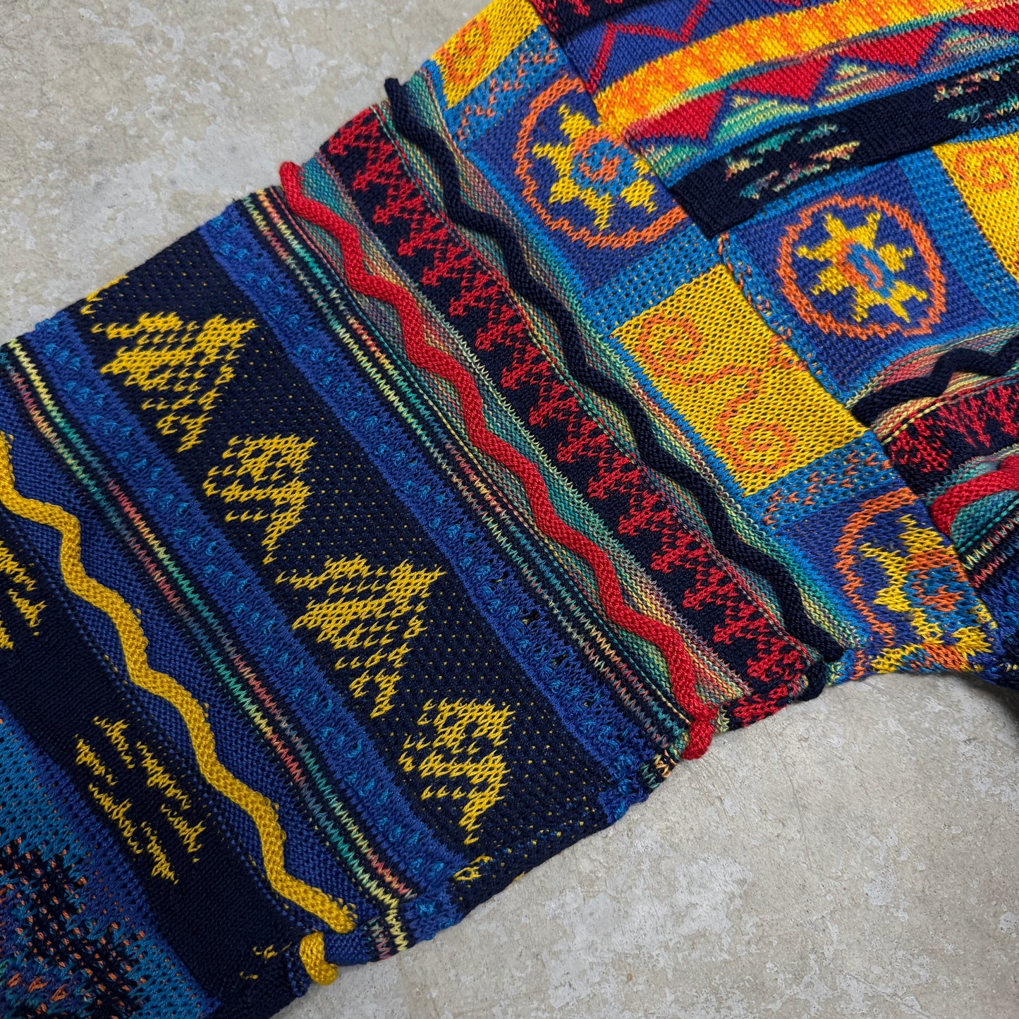(L) Vintage ATG 3D Knit Sweater