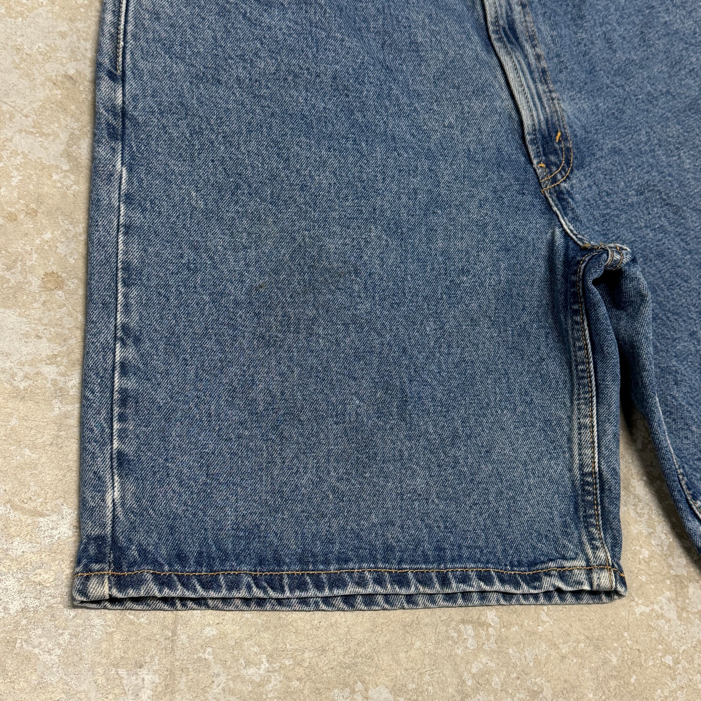 (36) Vintage Levi’s 550 Jean Shorts