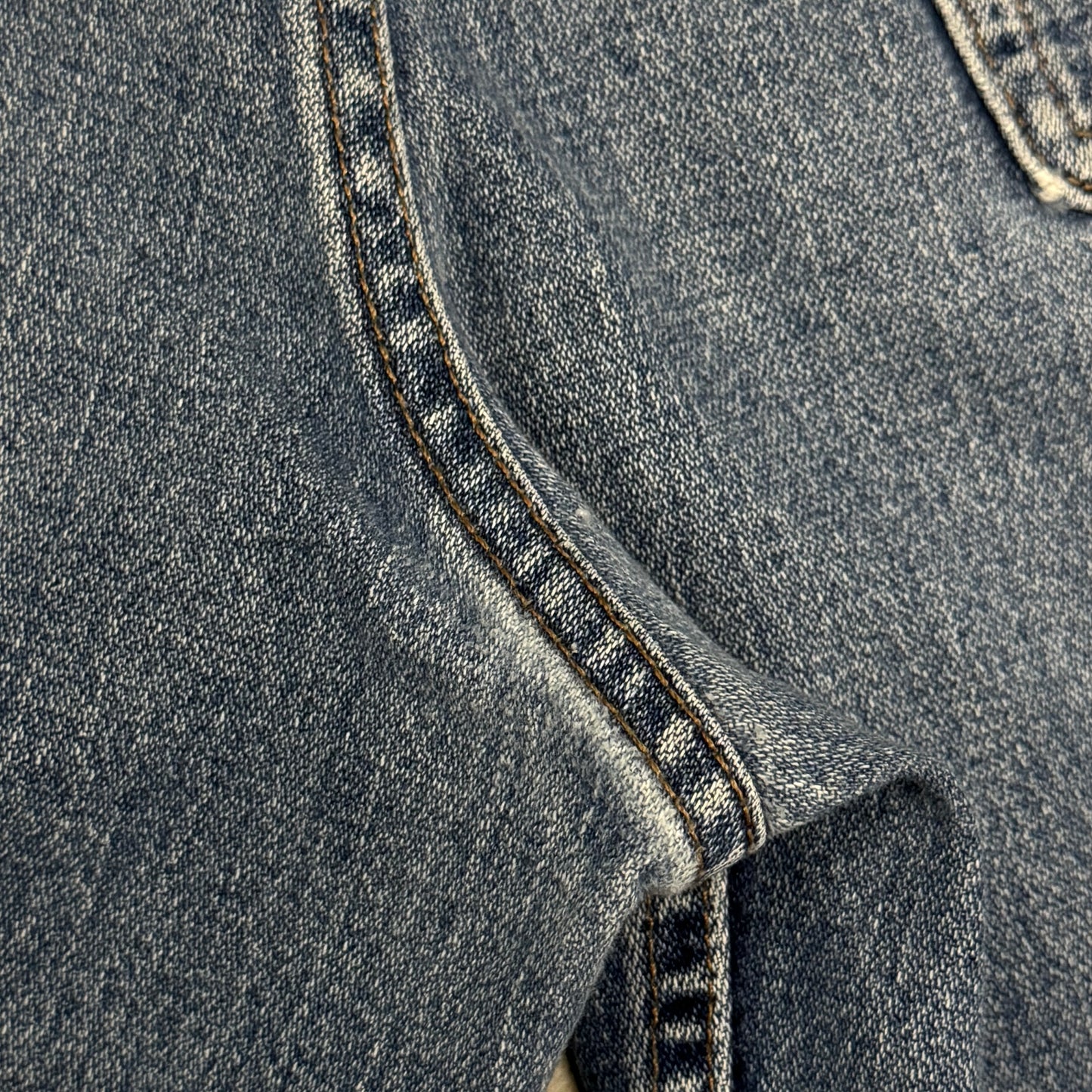 (36) Vintage Levi’s Silver Tab Jean Shorts