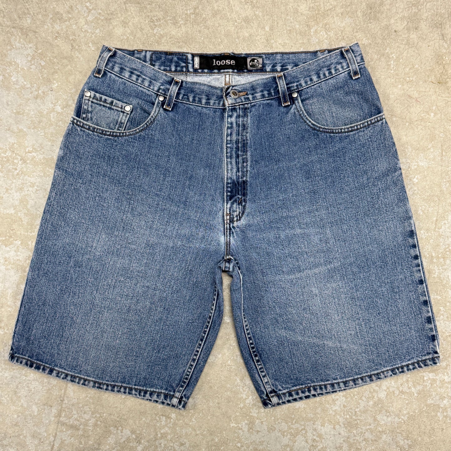 (36) Vintage Levi’s Silver Tab Jean Shorts