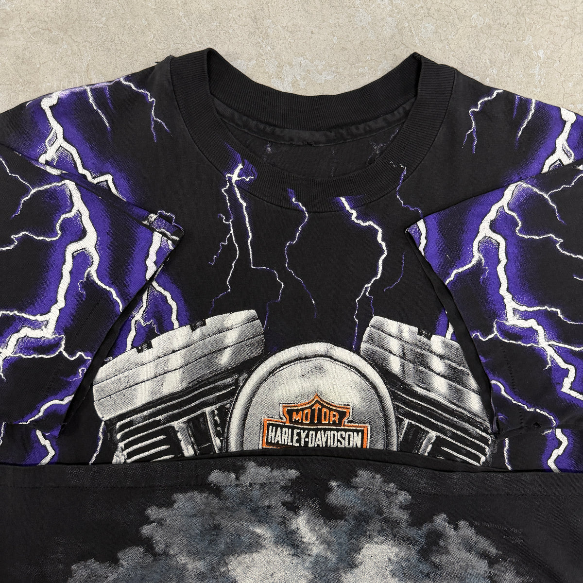 (M) Vintage Harley Davidson Thunder & Lightning Shirt