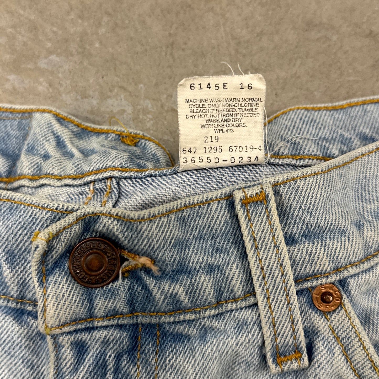 (34) Vintage Levi’s Orange Tab Jean Shorts