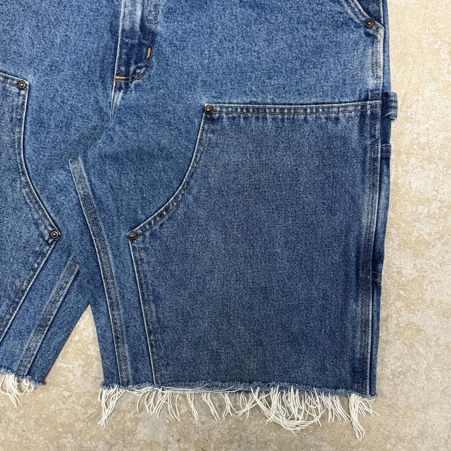 (36) Vintage Carhartt Double Knee Shorts