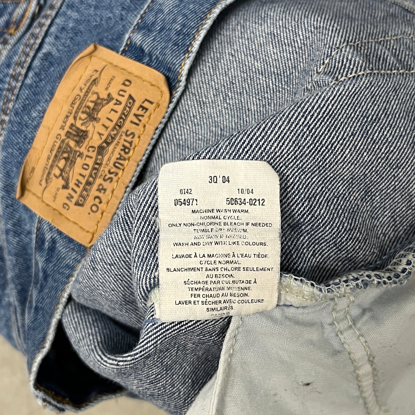 (32) Vintage Levi’s Shorts