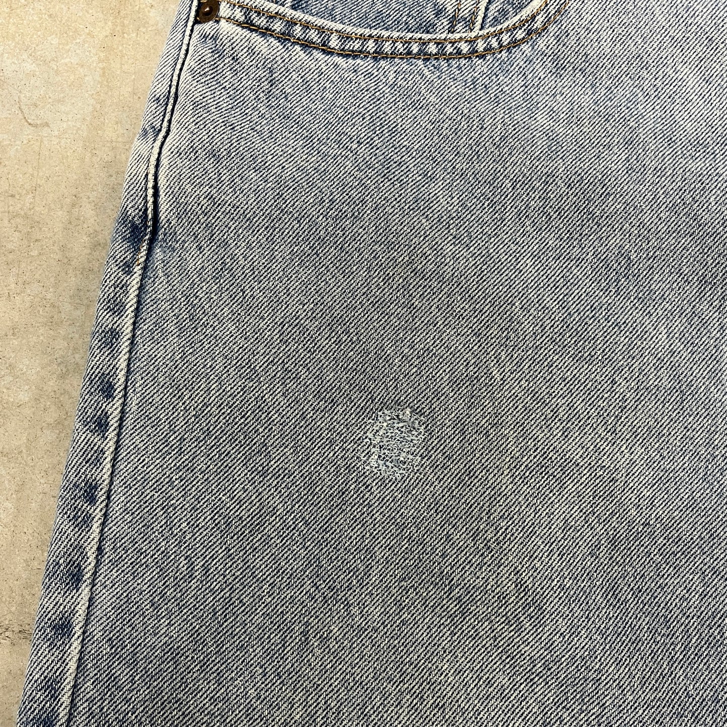 (32) Vintage Levis Jean Shorts