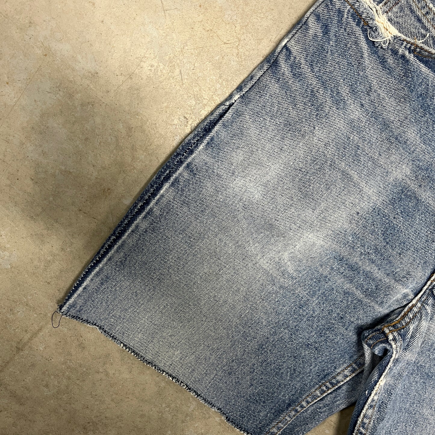 (32) Vintage Levis Orange Tab Jean Shorts