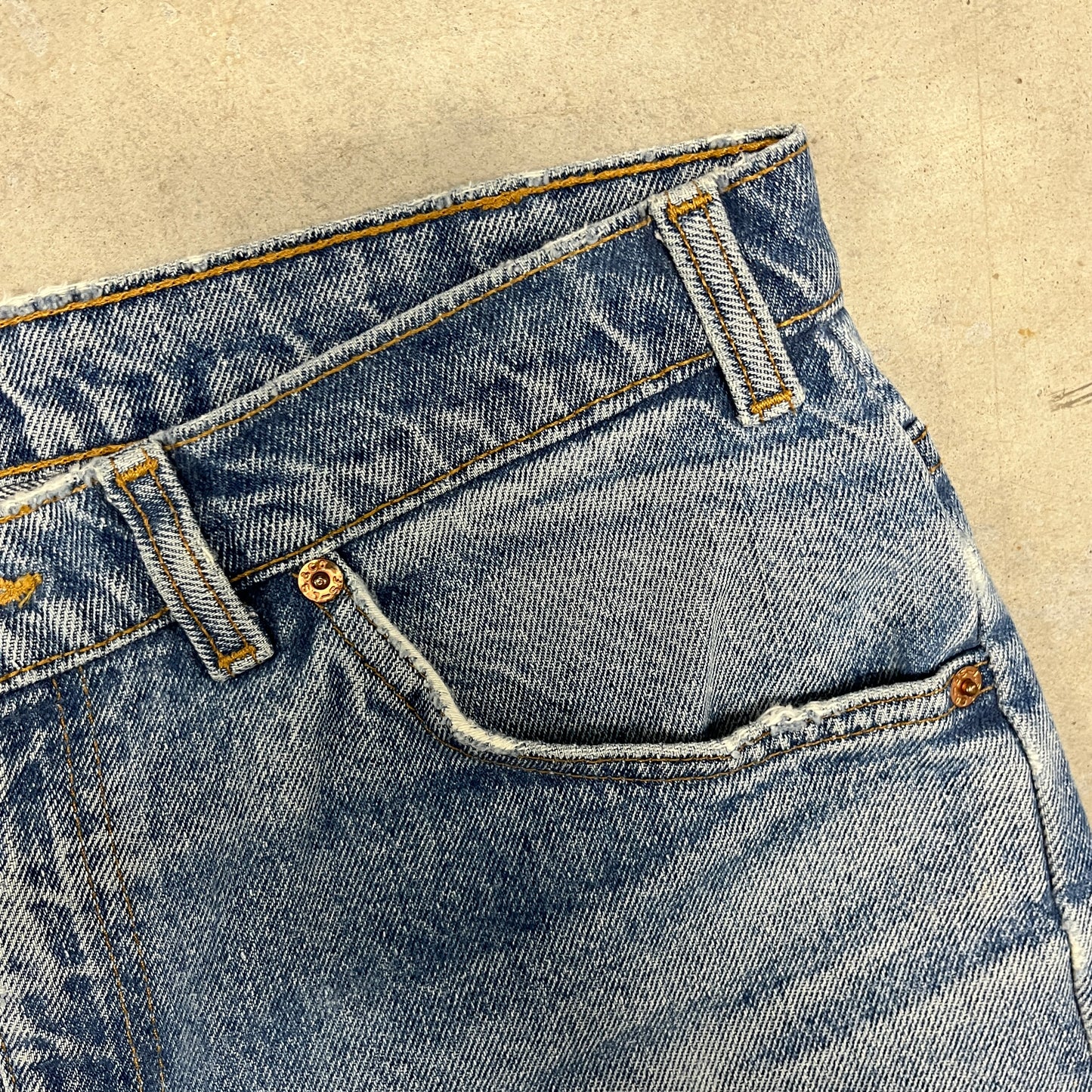 (32) Vintage Levis Orange Tab Jean Shorts