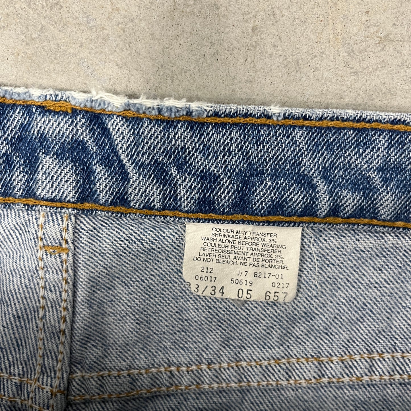 (32) Vintage Levis Orange Tab Jean Shorts
