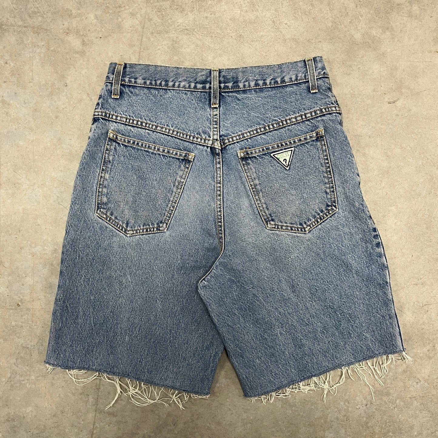 (32) Vintage Guess Jean Shorts