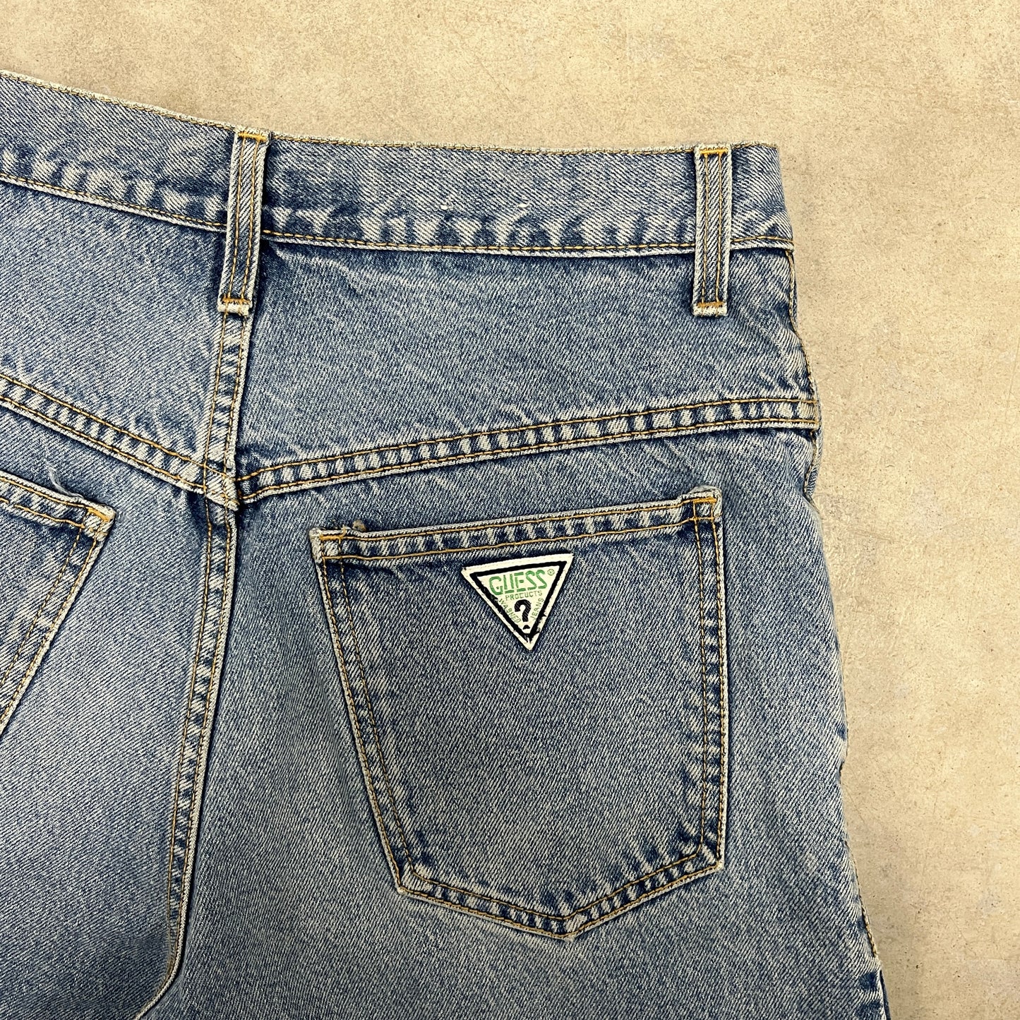 (32) Vintage Guess Jean Shorts