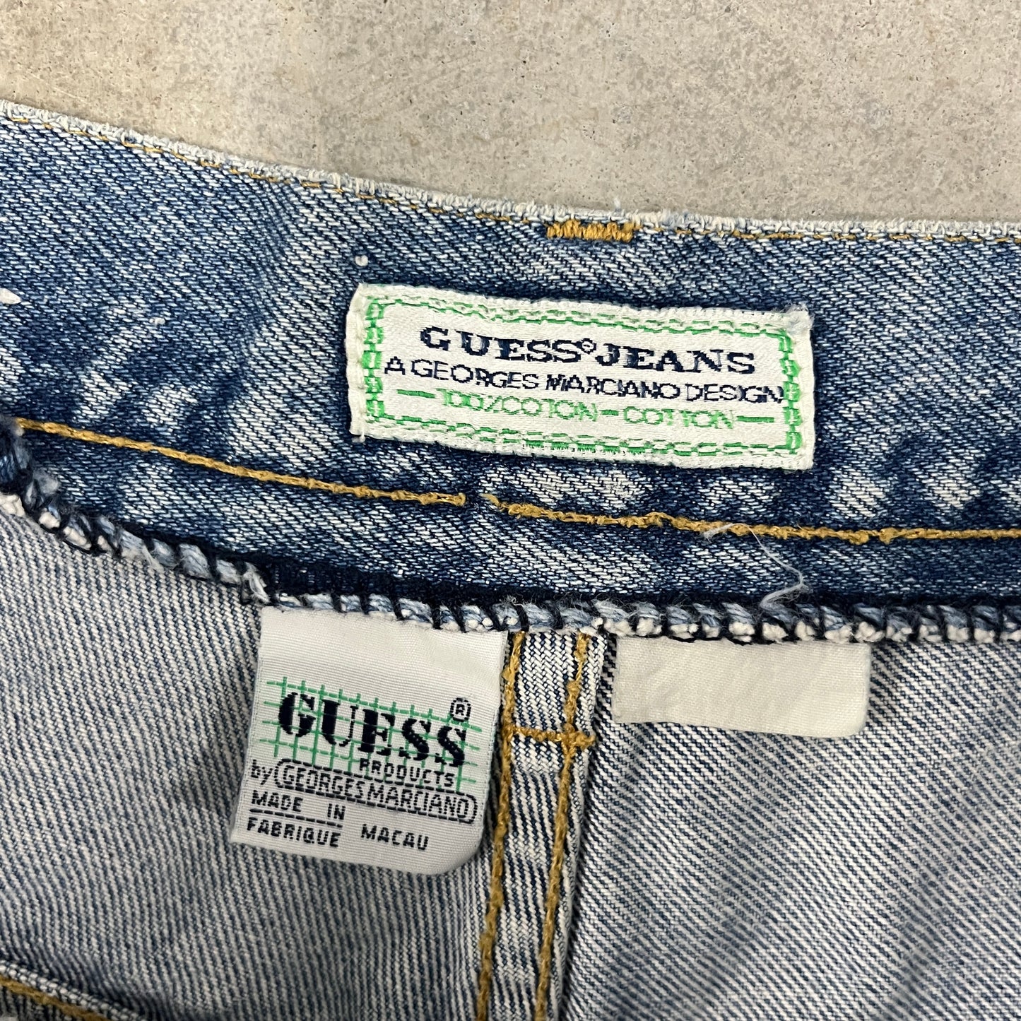 (32) Vintage Guess Jean Shorts